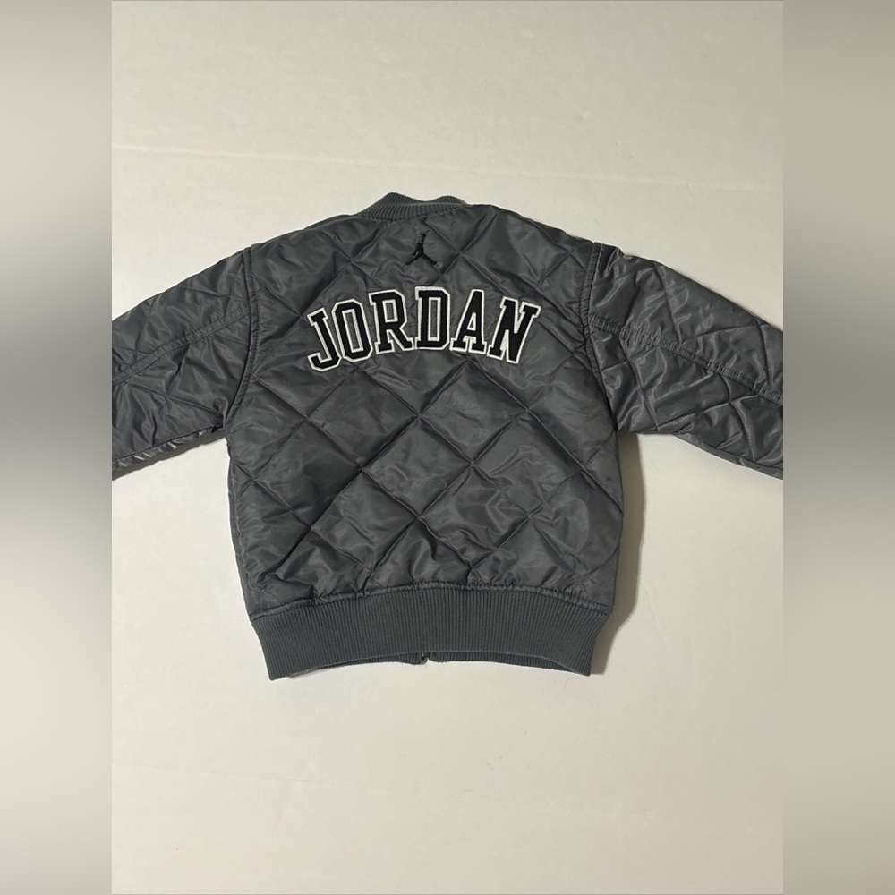 Jordan Jumpman Bomber Jacket Child Size 5 Lightweight Quilted Gray JORDAN LOGO - Picture 10 of 11